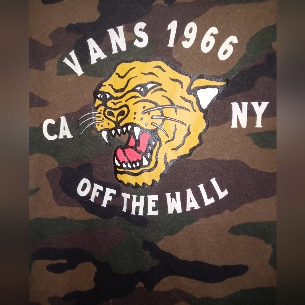 Van's Off the Wall 1966 Boy's Camouflage Short sleeve T Shirt 2 Sided Graphics